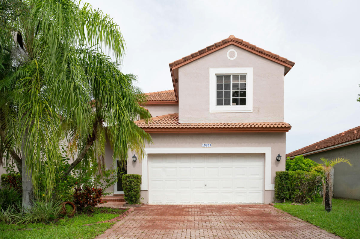 19257 NW 14TH ST, PEMBROKE PINES, FL 33029, photo 1 of 31
