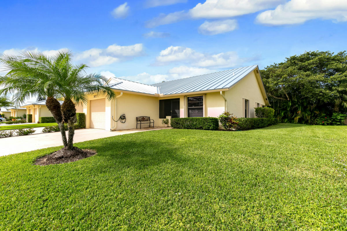 7877 SE SUGAR SAND CIR, Hobe Sound, FL 33455 Single Family Residence