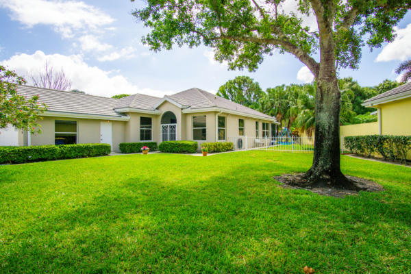 7745 SE BAY CEDAR CIR, HOBE SOUND, FL 33455, photo 2 of 32