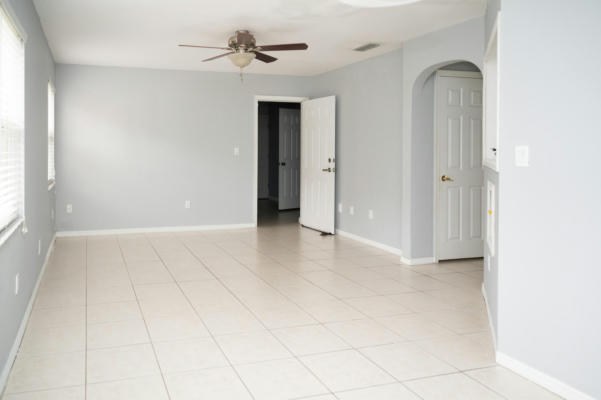19257 NW 14TH ST, PEMBROKE PINES, FL 33029, photo 4 of 31